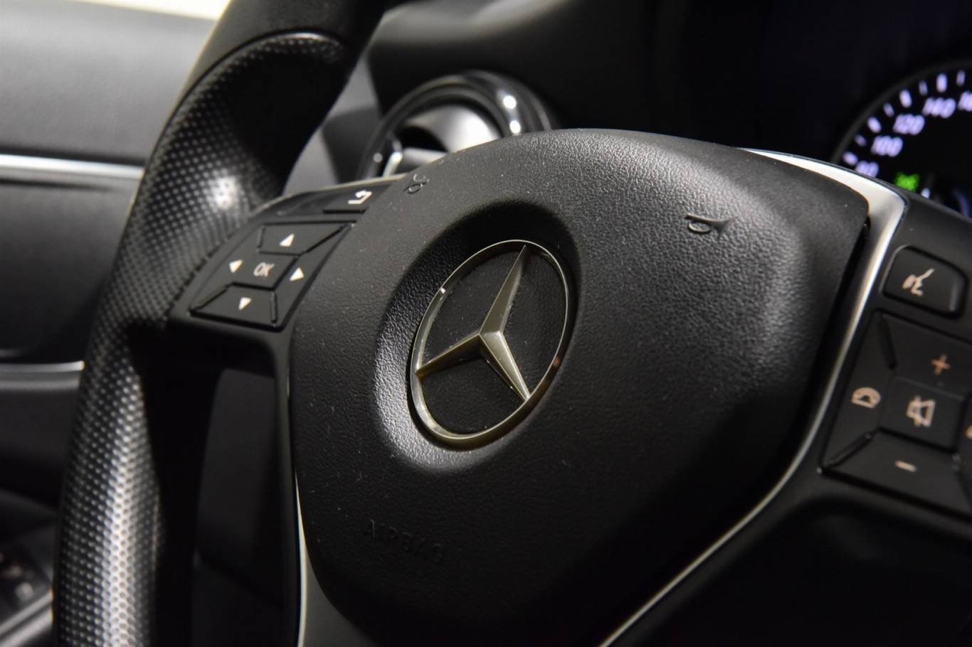 MERCEDES-BENZ A 180 15