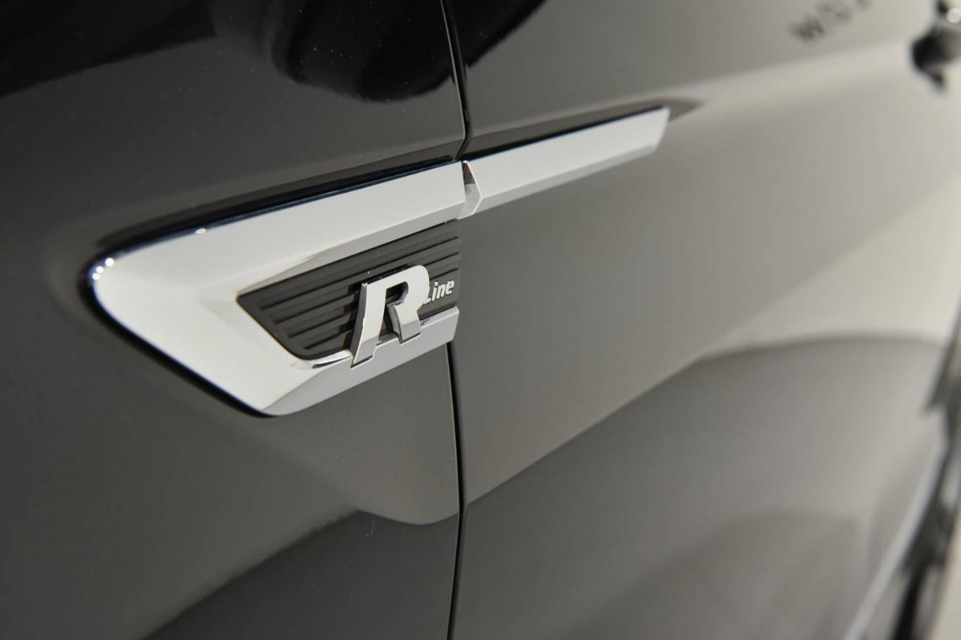 VOLKSWAGEN Tiguan 57