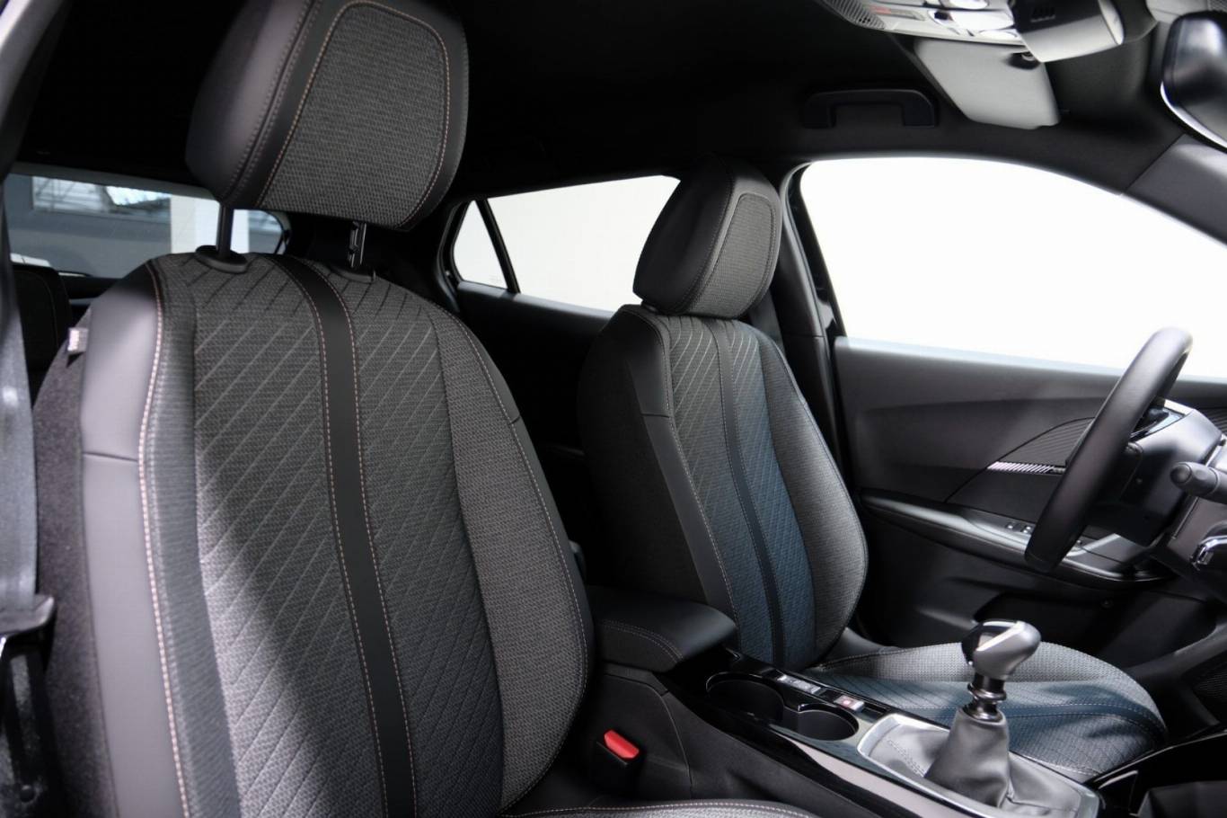 PEUGEOT 2008 44