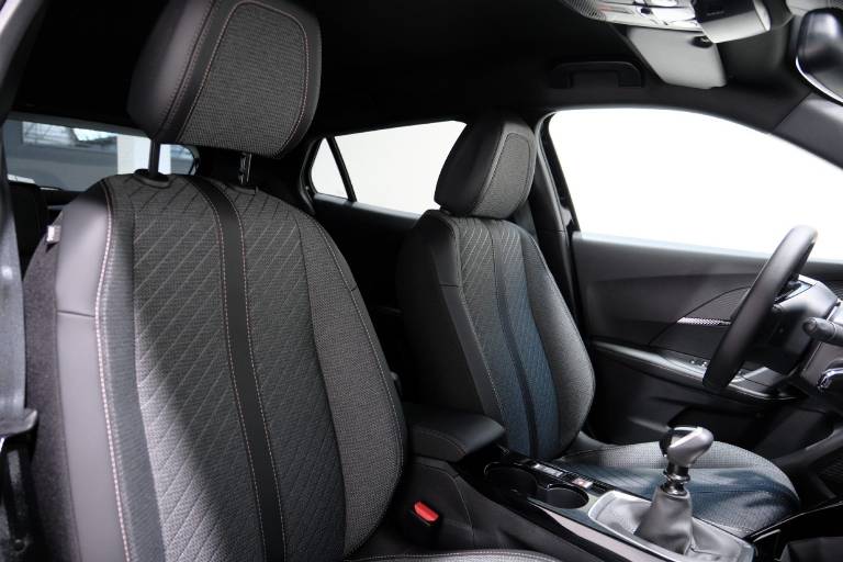 PEUGEOT 2008 44