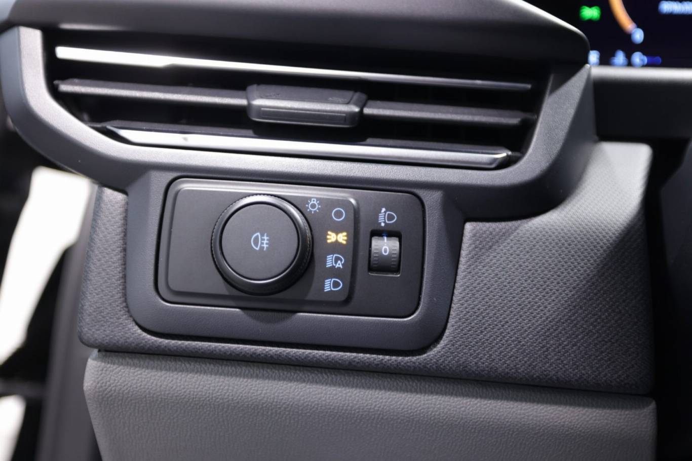 FORD Tourneo Custom 25