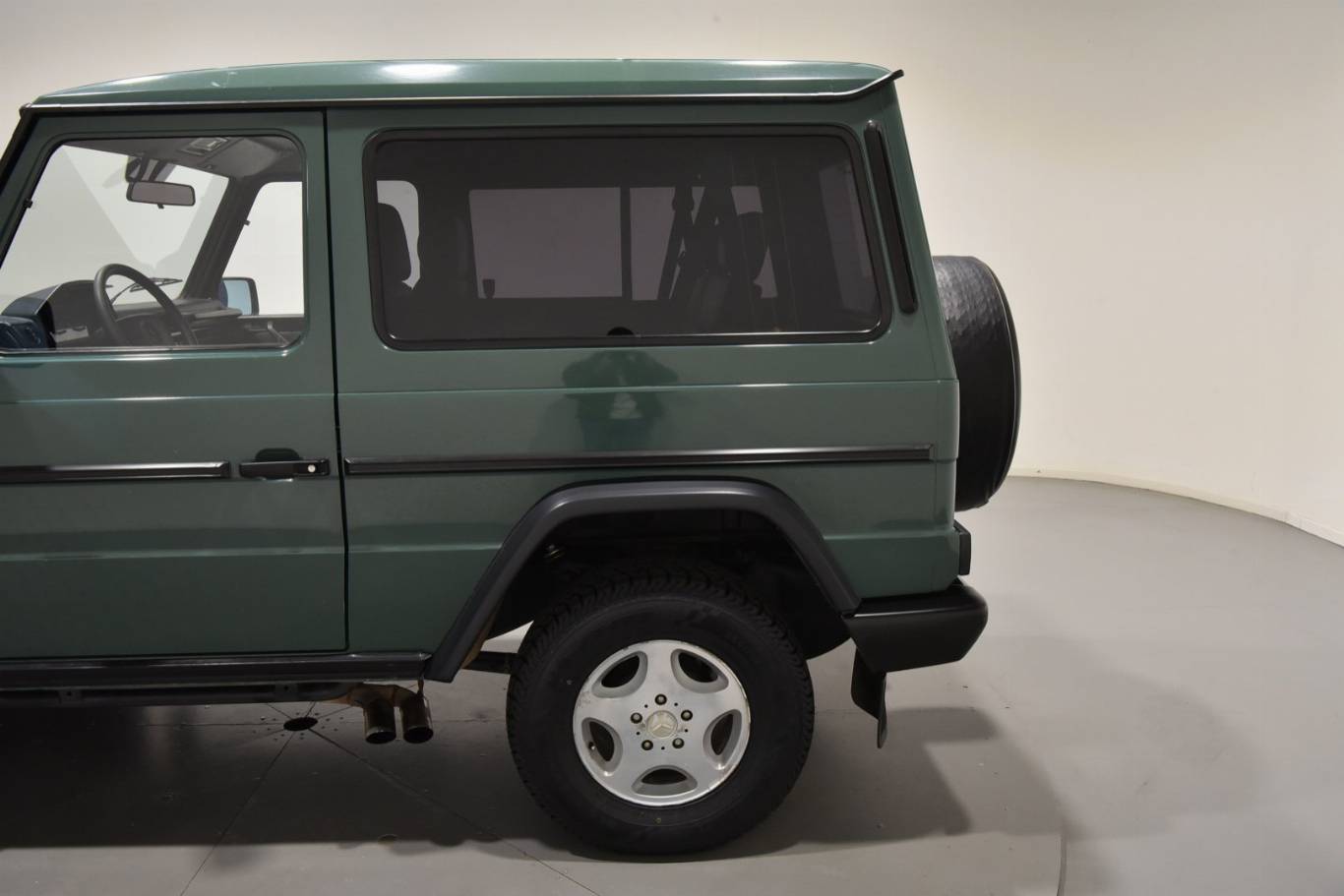 MERCEDES-BENZ G 320 51