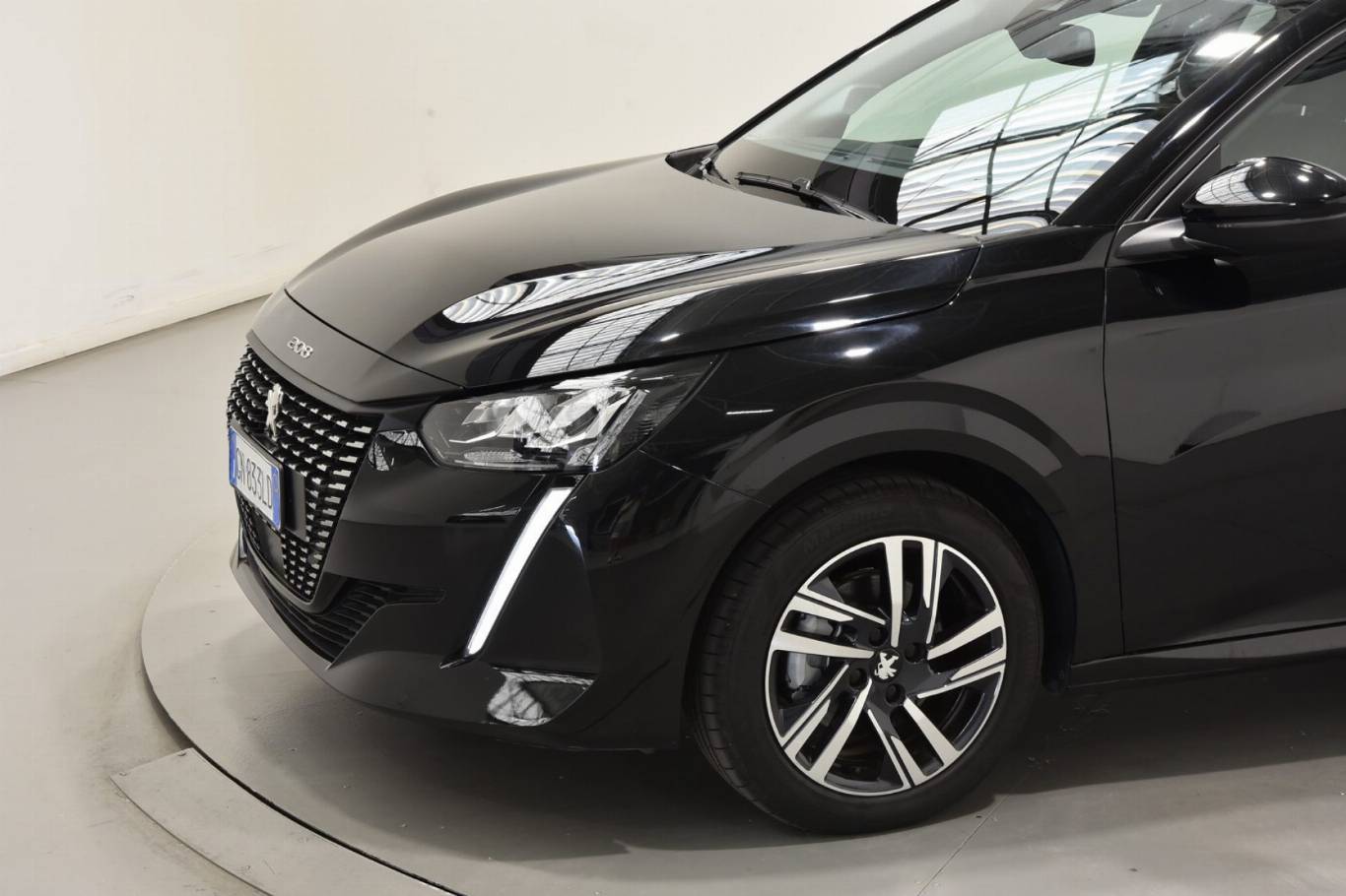 PEUGEOT 208 11