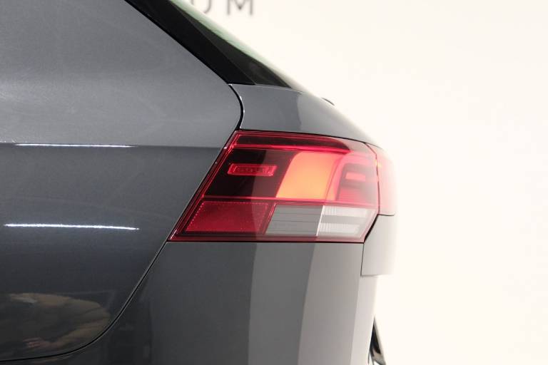 VOLKSWAGEN Golf Variant 43