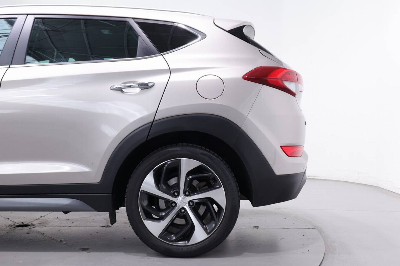 HYUNDAI Tucson 36
