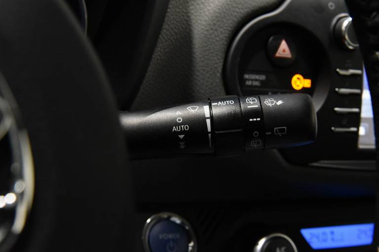 TOYOTA Yaris 27