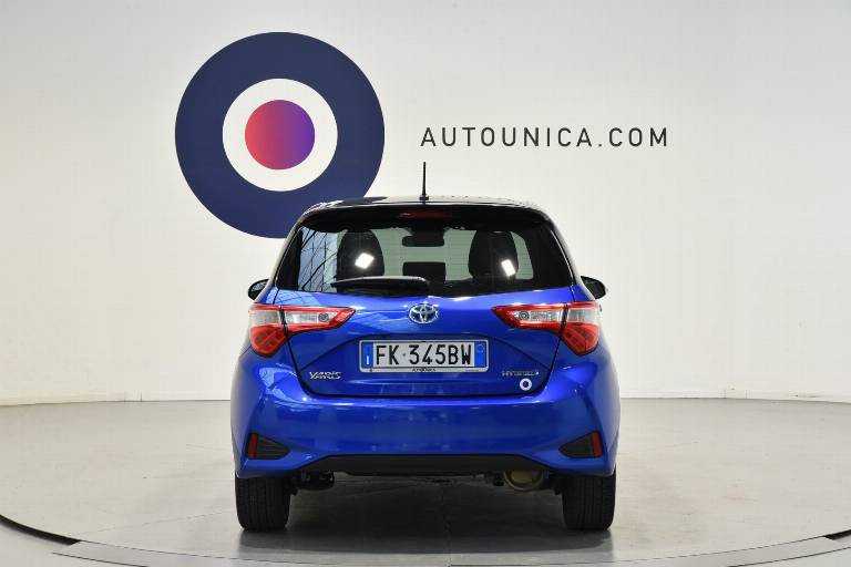 TOYOTA Yaris 6
