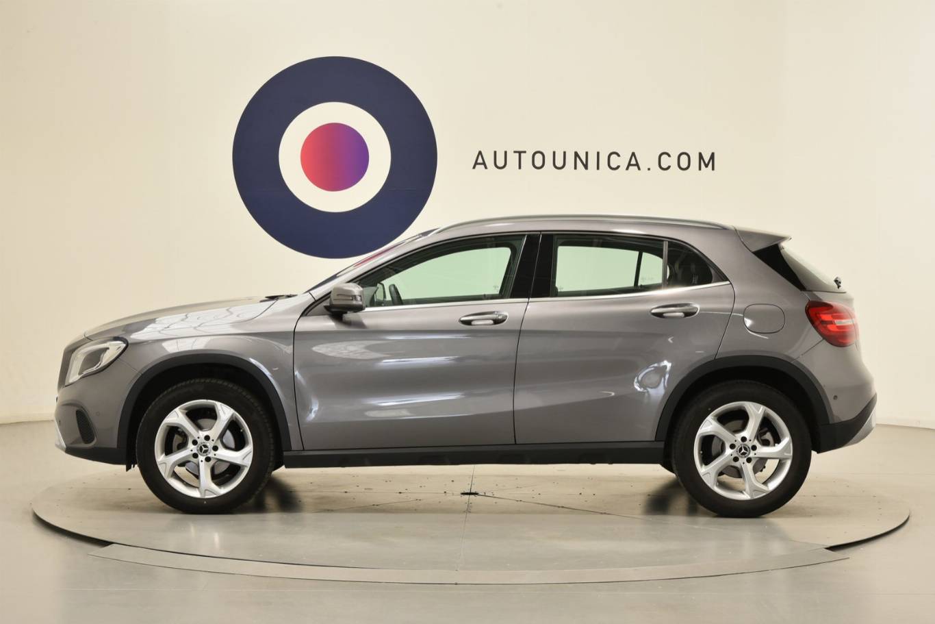 MERCEDES-BENZ GLA 200 32