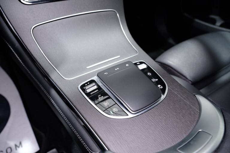 MERCEDES-BENZ GLC 200 29