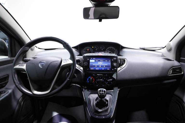 LANCIA Ypsilon 10