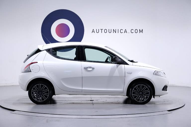 LANCIA Ypsilon 4