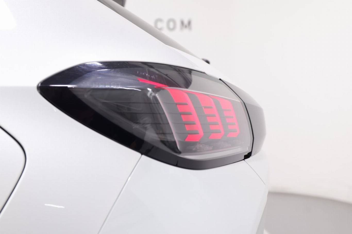 PEUGEOT 208 40