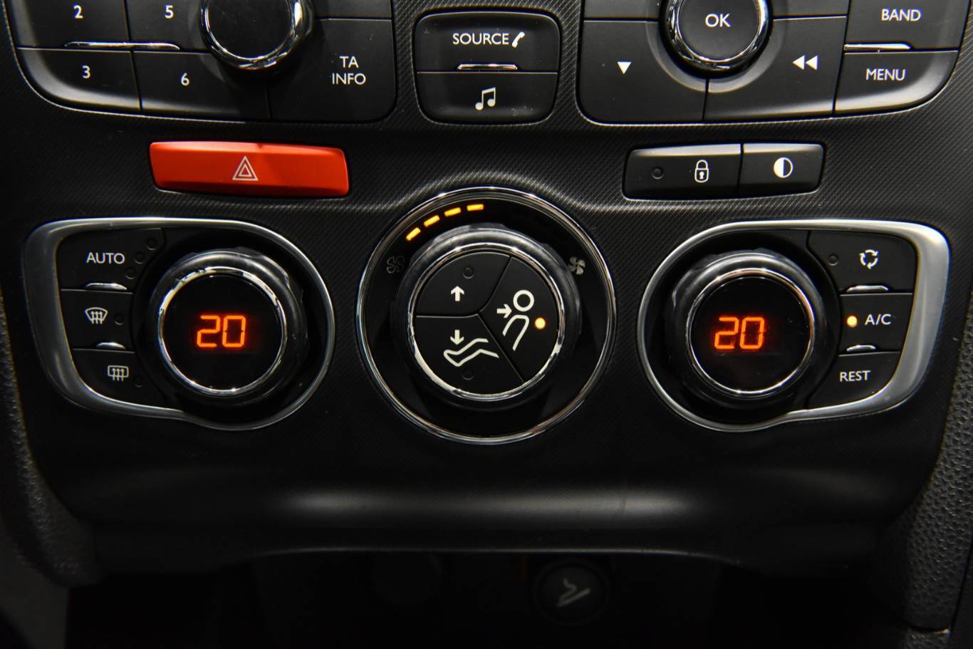 DS AUTOMOBILES DS 4 11