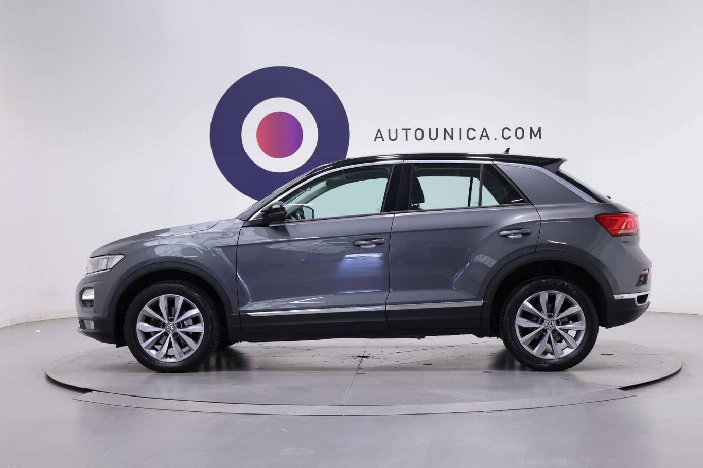 VOLKSWAGEN T-Roc 8