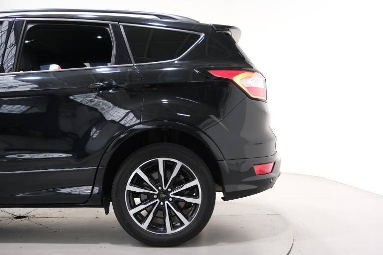 FORD Kuga 41