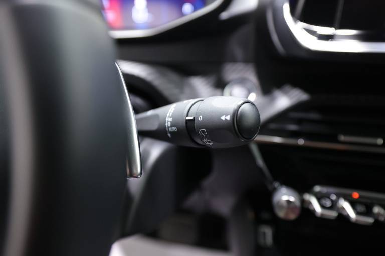 PEUGEOT 208 24