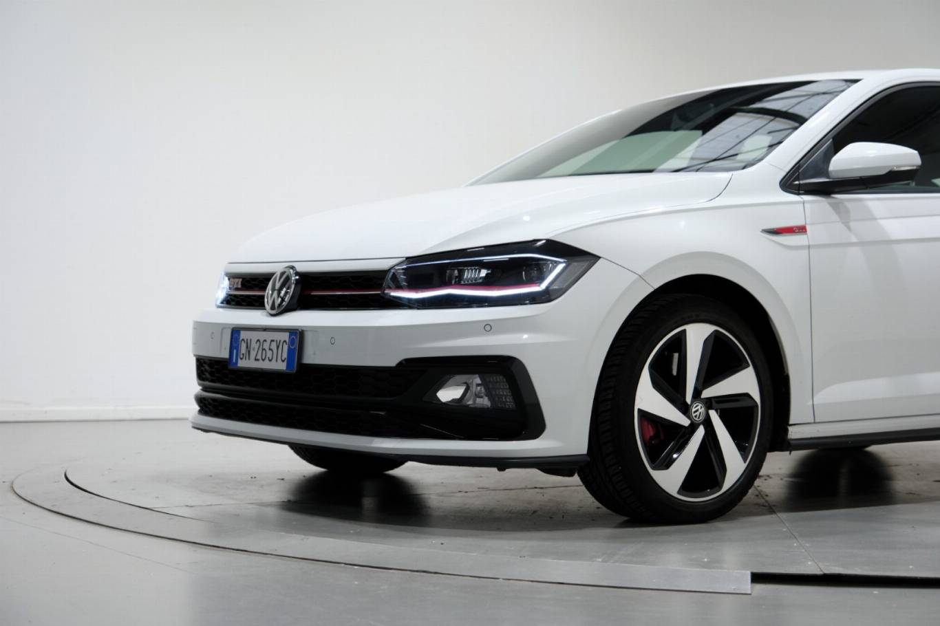 VOLKSWAGEN Polo GTI 11