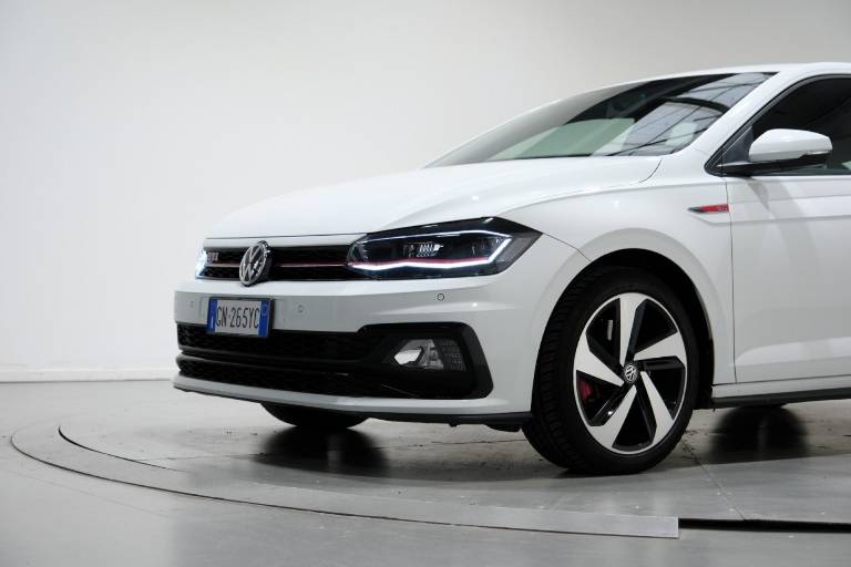 VOLKSWAGEN Polo GTI 11