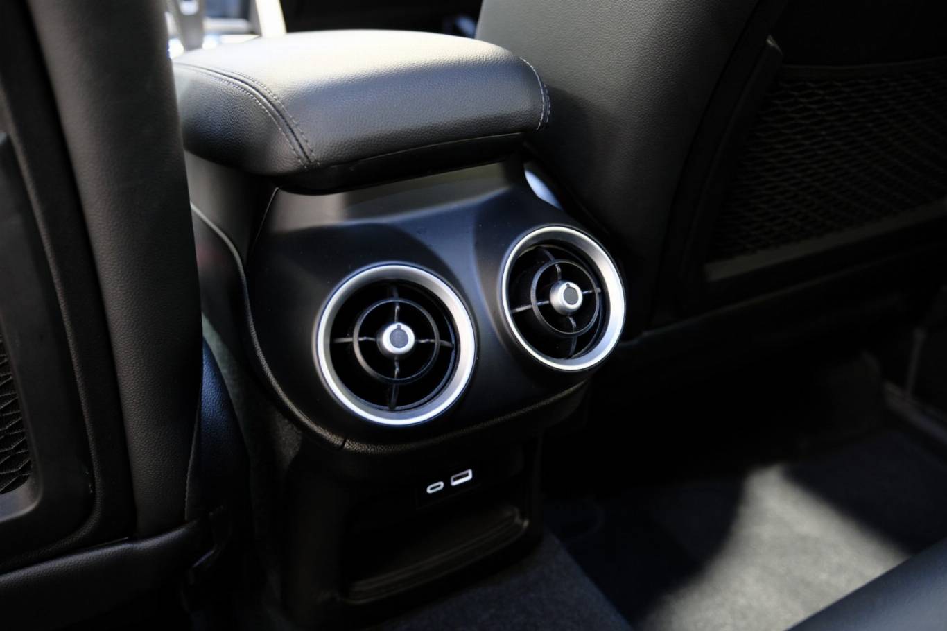 ALFA ROMEO Stelvio 38