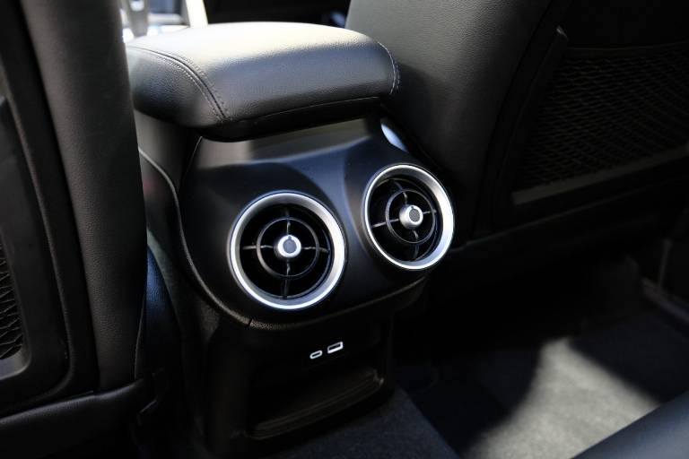 ALFA ROMEO Stelvio 38