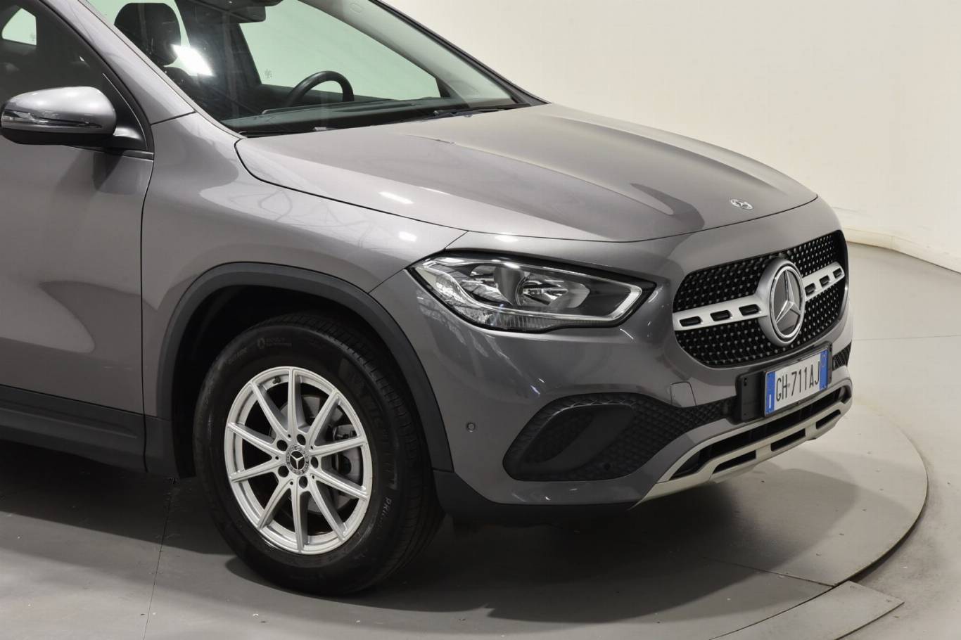 MERCEDES-BENZ GLA 180 18
