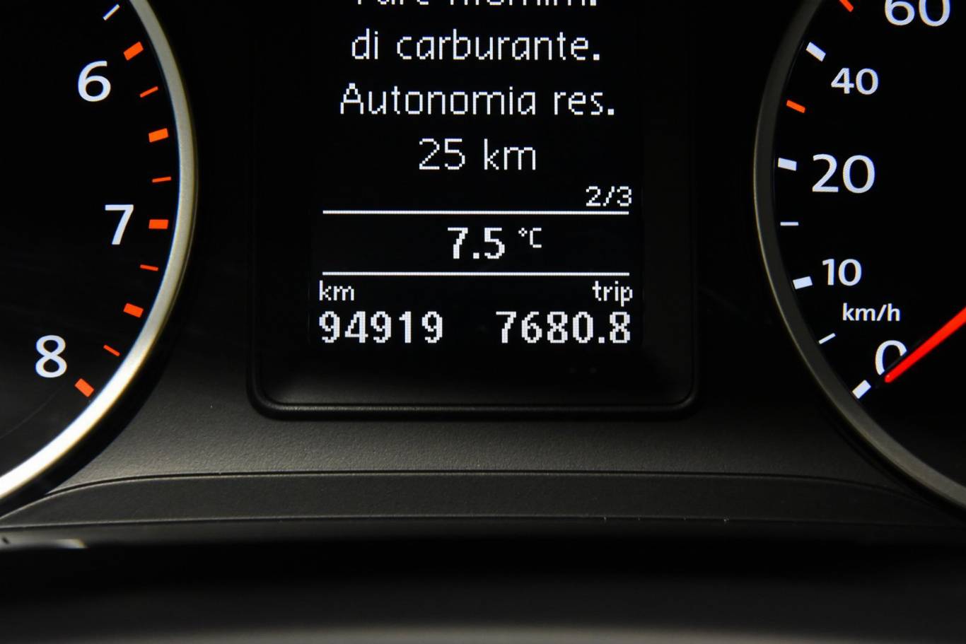 VOLKSWAGEN Tiguan 23