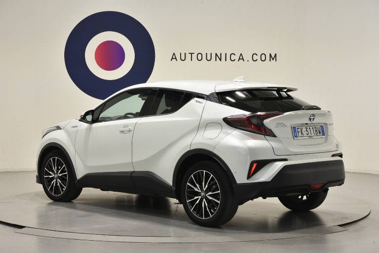 TOYOTA C-HR 2