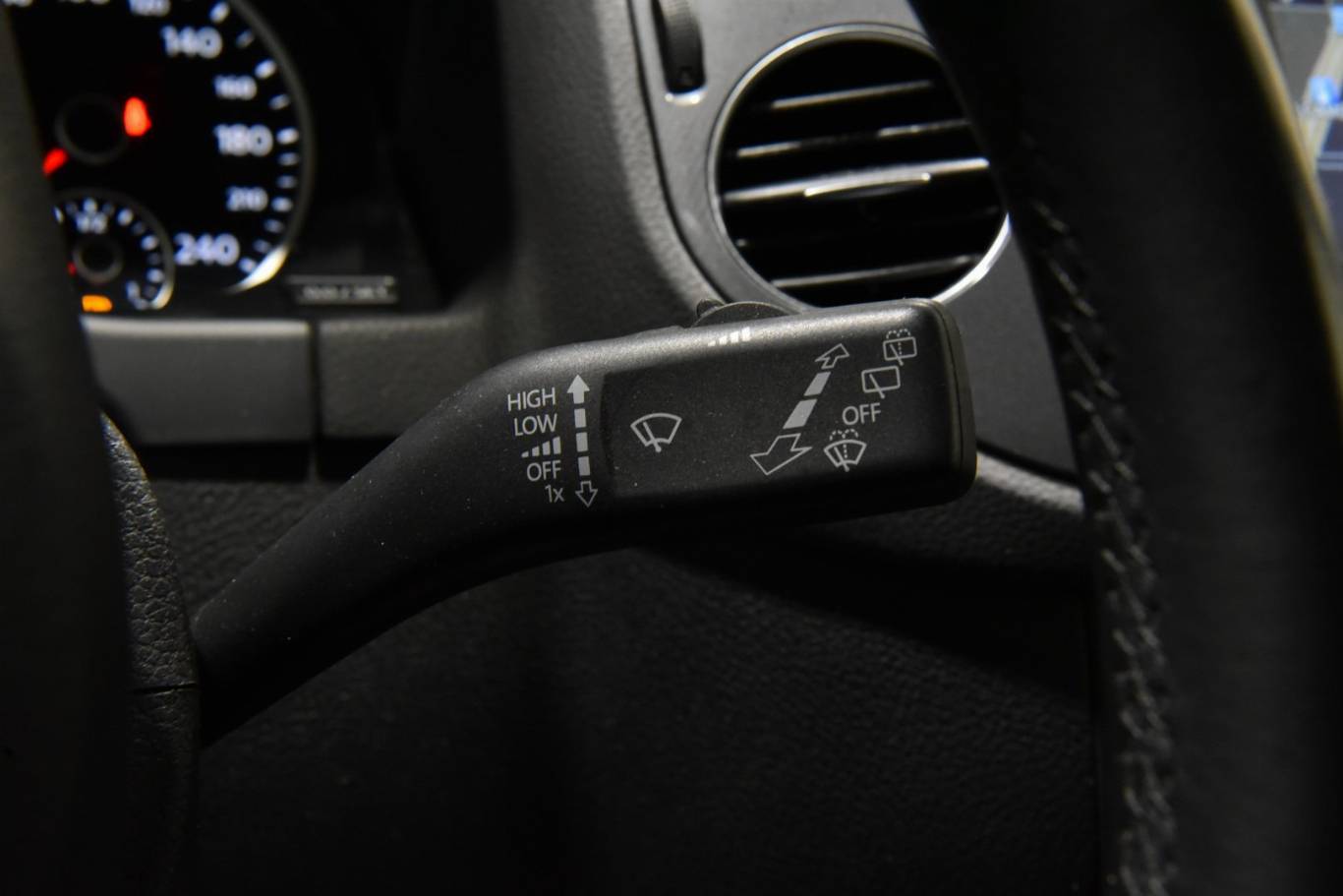 VOLKSWAGEN Tiguan 25