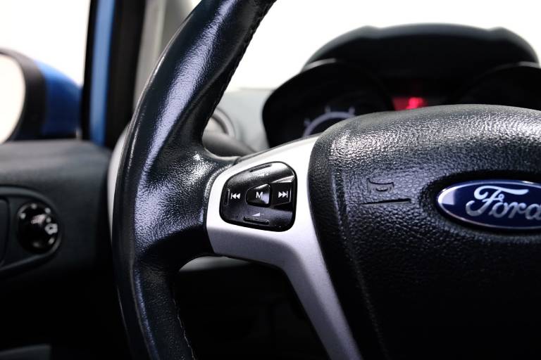 FORD Fiesta 18