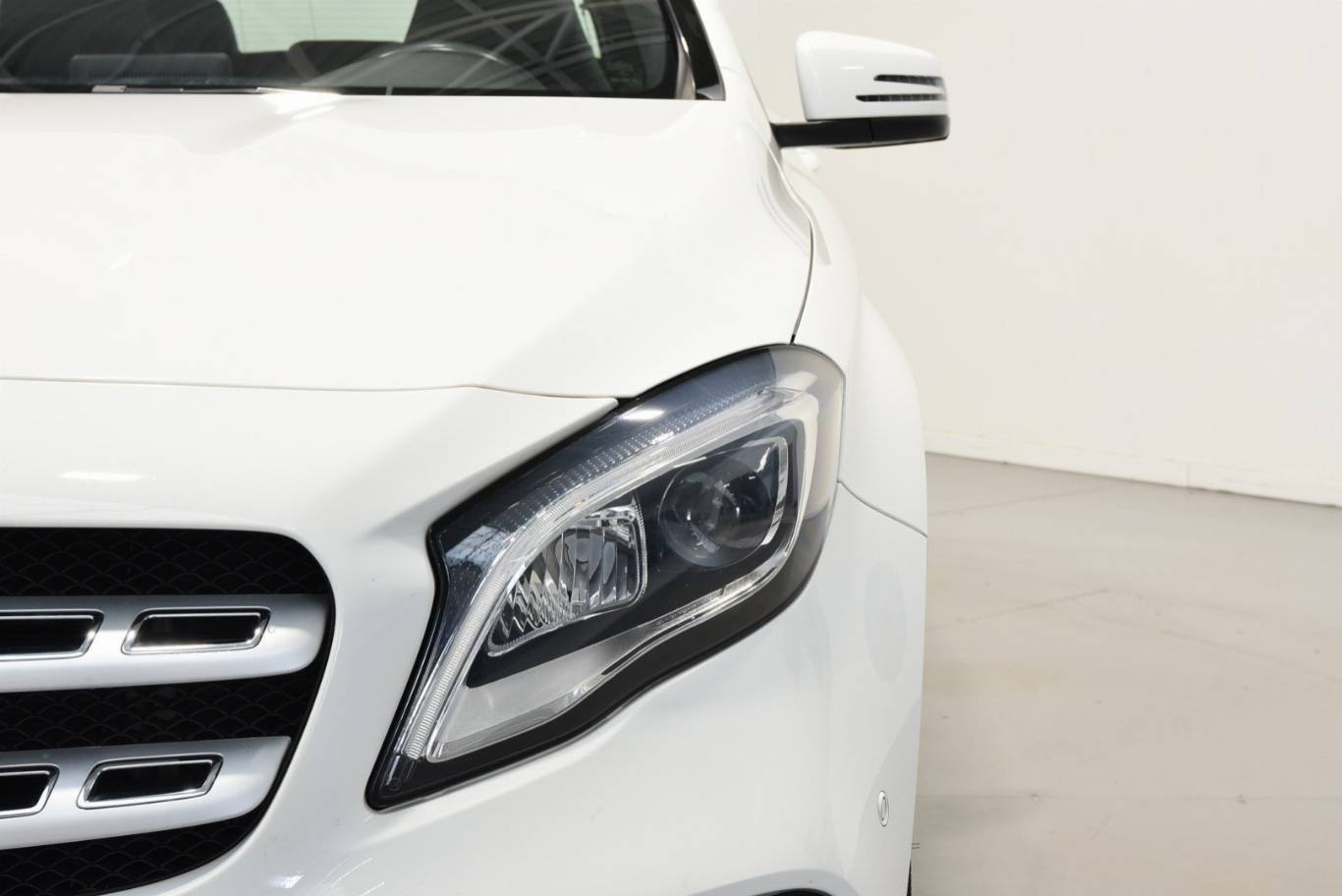 MERCEDES-BENZ GLA 200 36