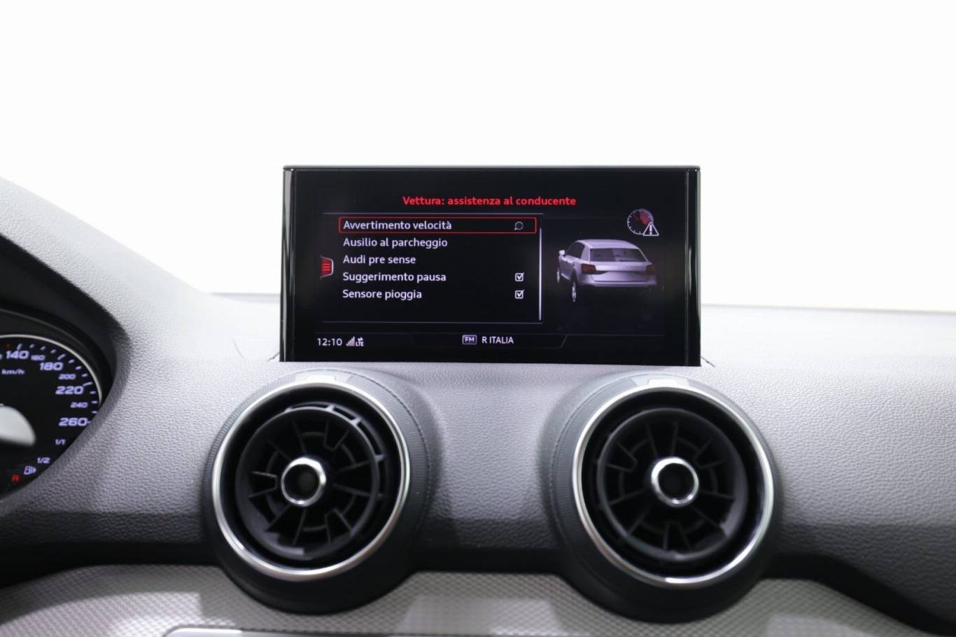 AUDI Q2 27