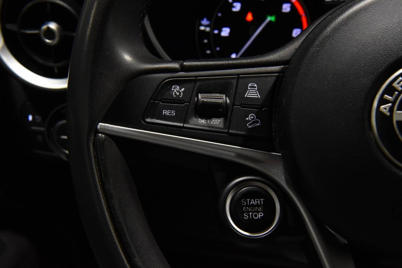 ALFA ROMEO Stelvio 8