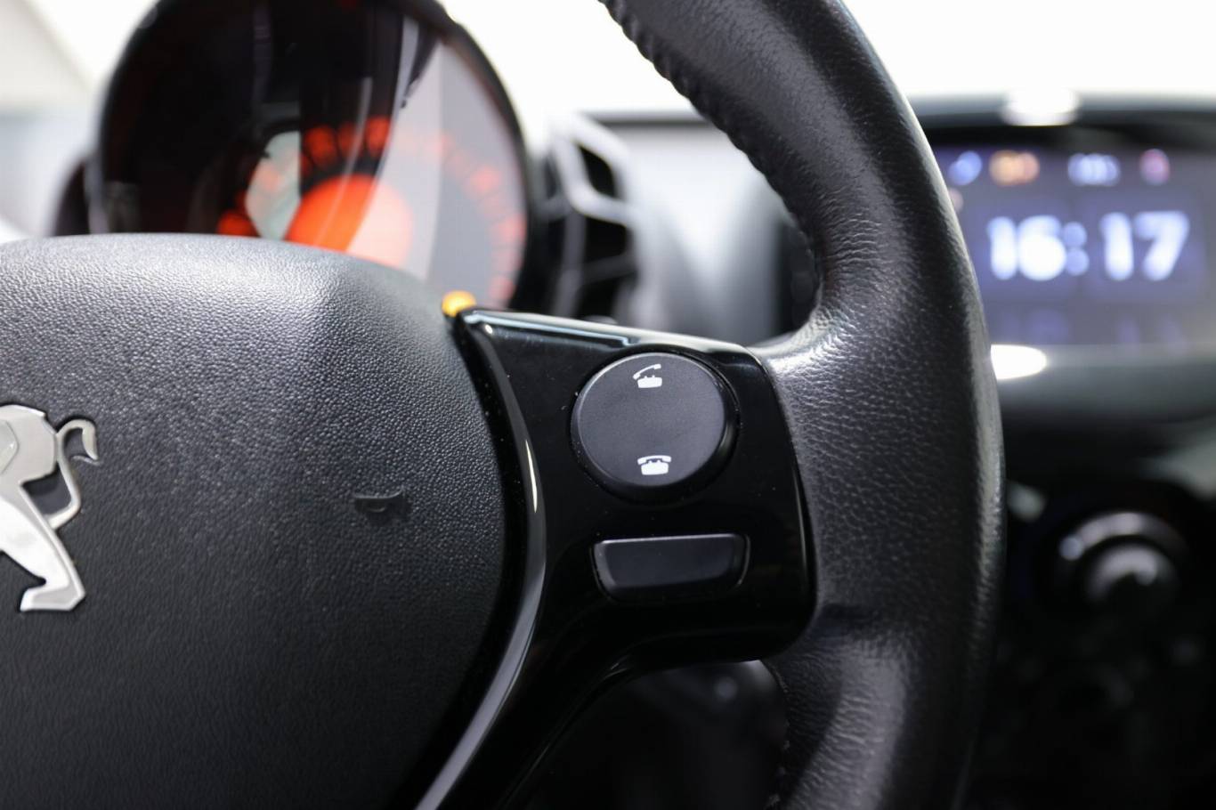 PEUGEOT 108 18