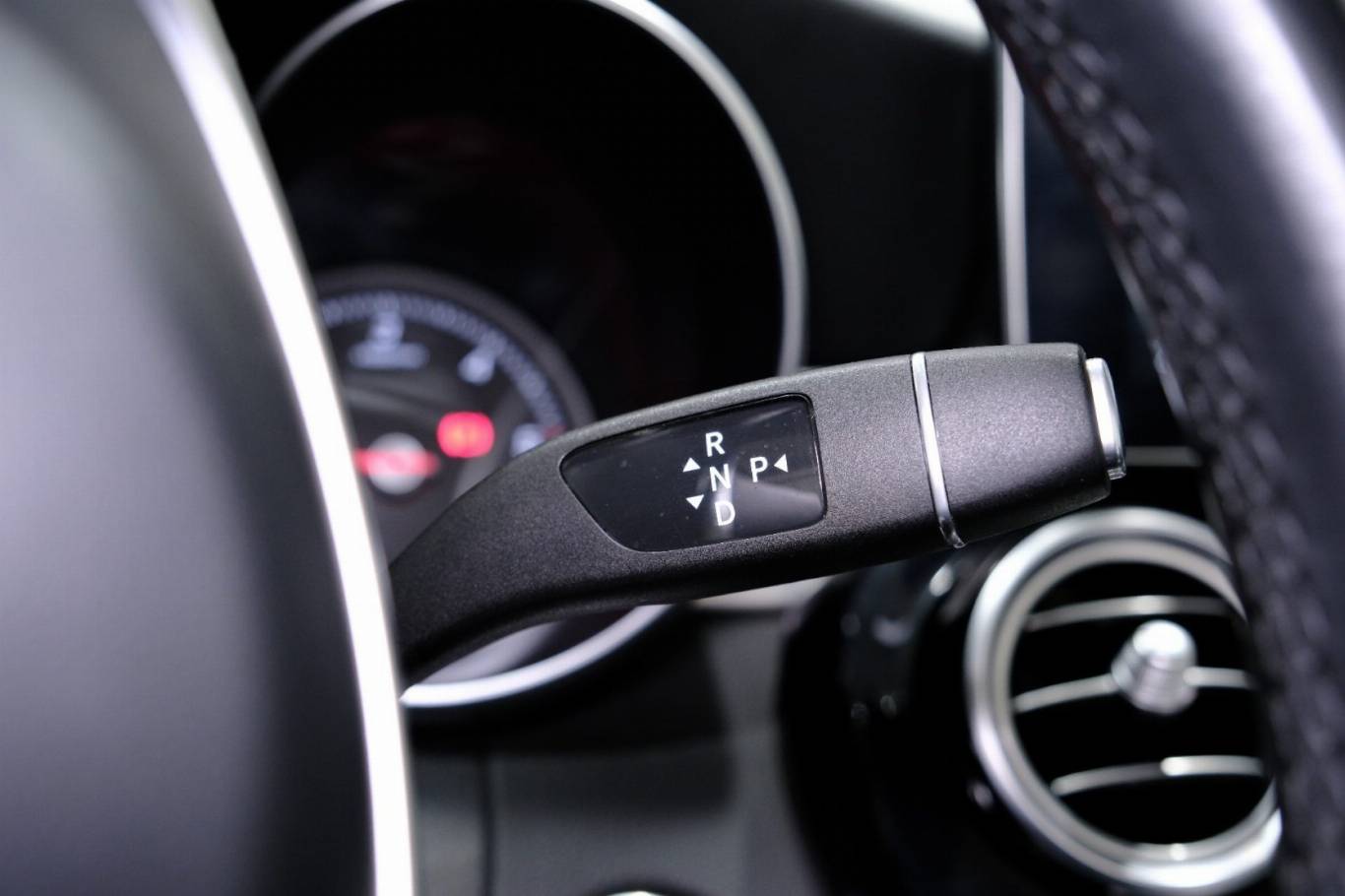 MERCEDES-BENZ C 220 21