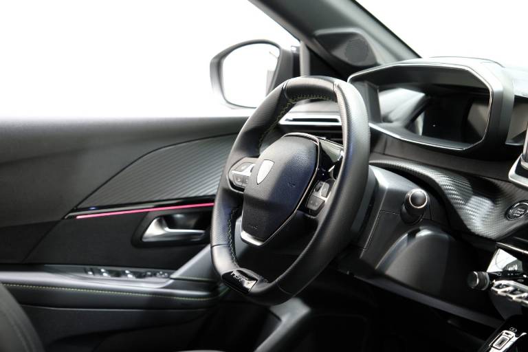 PEUGEOT 208 56