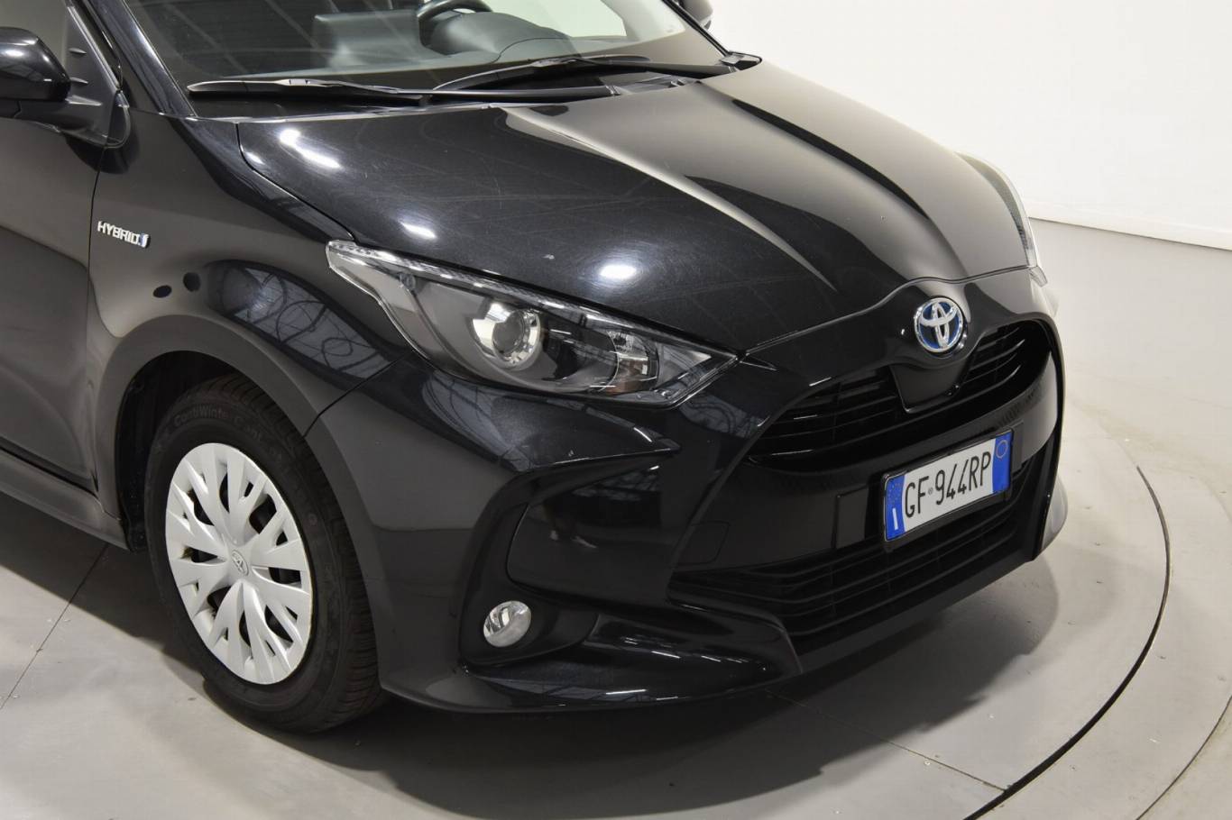 TOYOTA Yaris 23
