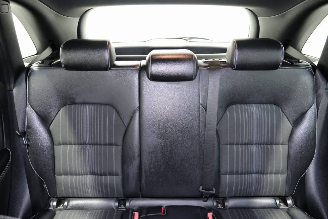 MERCEDES-BENZ B 200 38