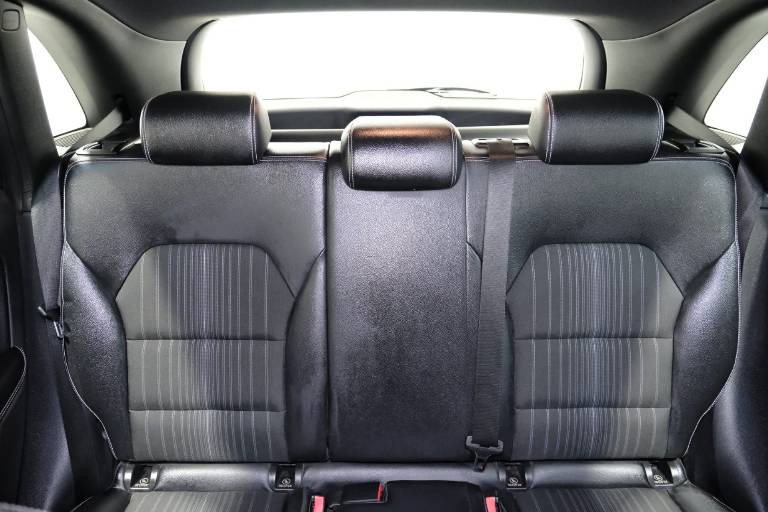 MERCEDES-BENZ B 200 38