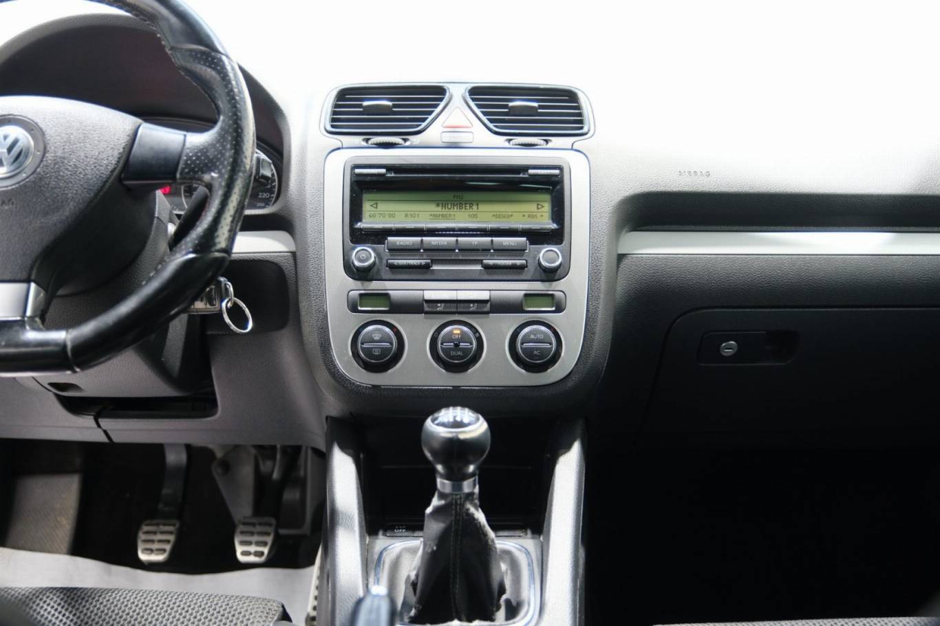 VOLKSWAGEN Scirocco 32