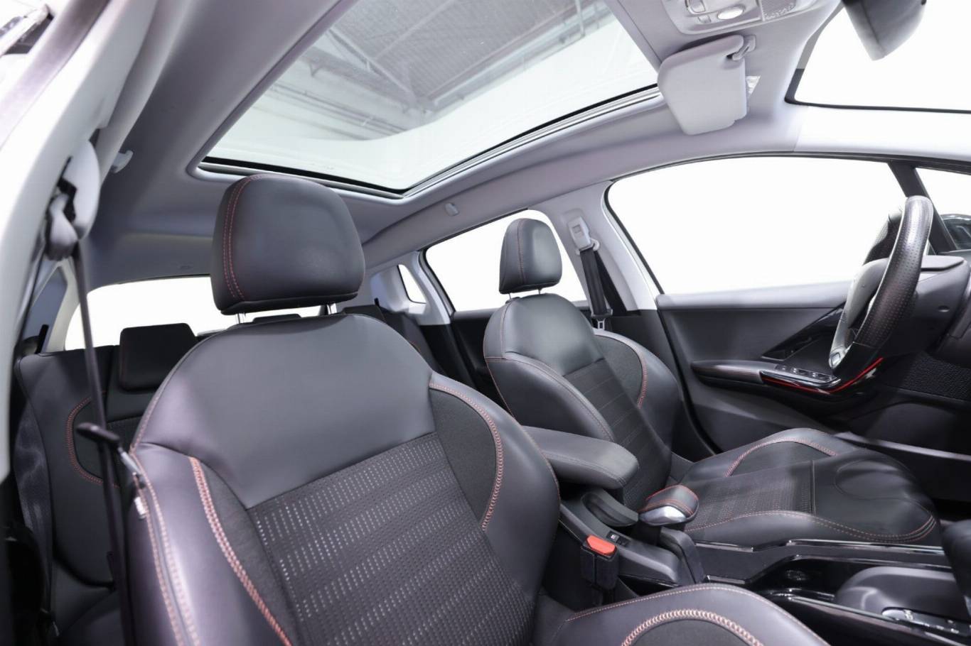 PEUGEOT 2008 46