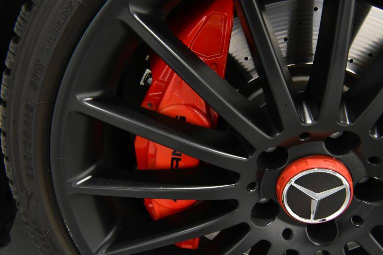 MERCEDES-BENZ A 45 AMG 52