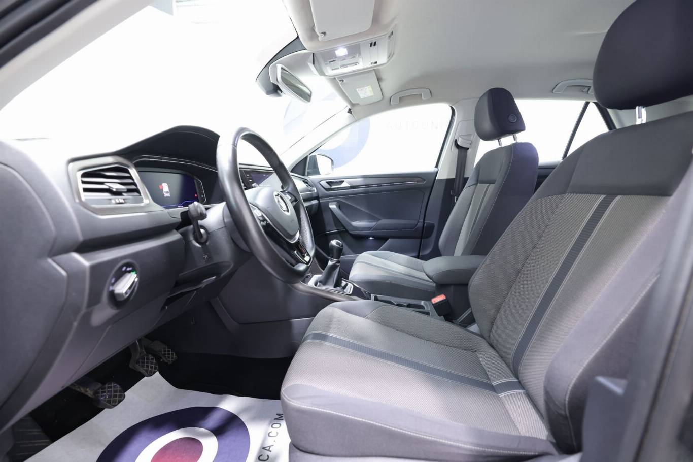 VOLKSWAGEN T-Roc 14