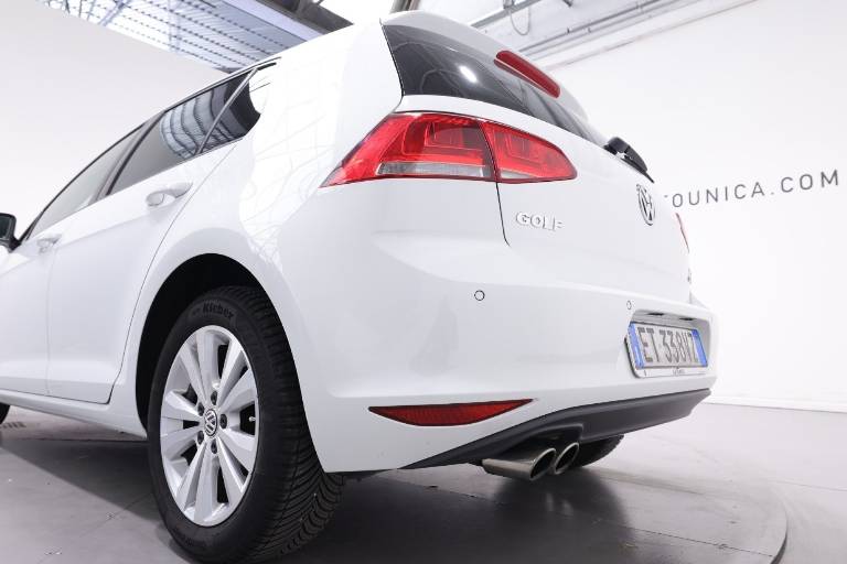 VOLKSWAGEN Golf 36