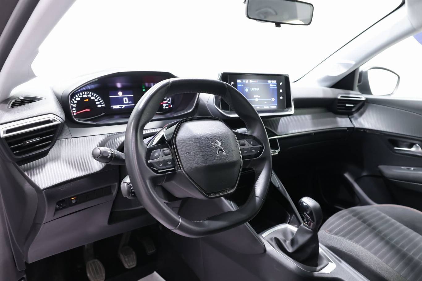 PEUGEOT 208 12