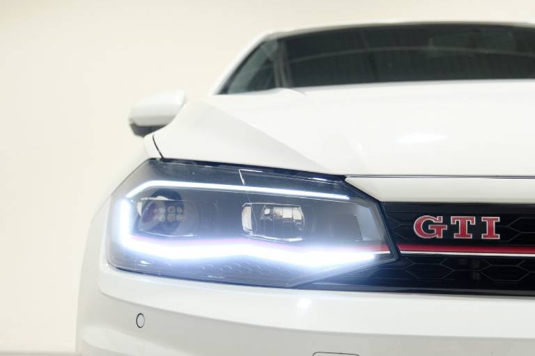 VOLKSWAGEN Polo GTI 15