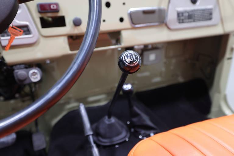 TOYOTA Land Cruiser 22