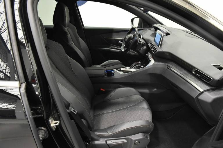 PEUGEOT 3008 30