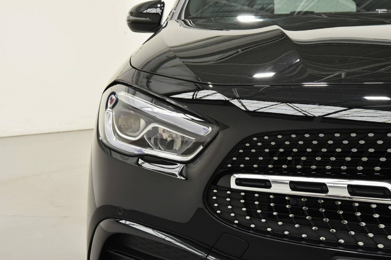 MERCEDES-BENZ GLA 200 6