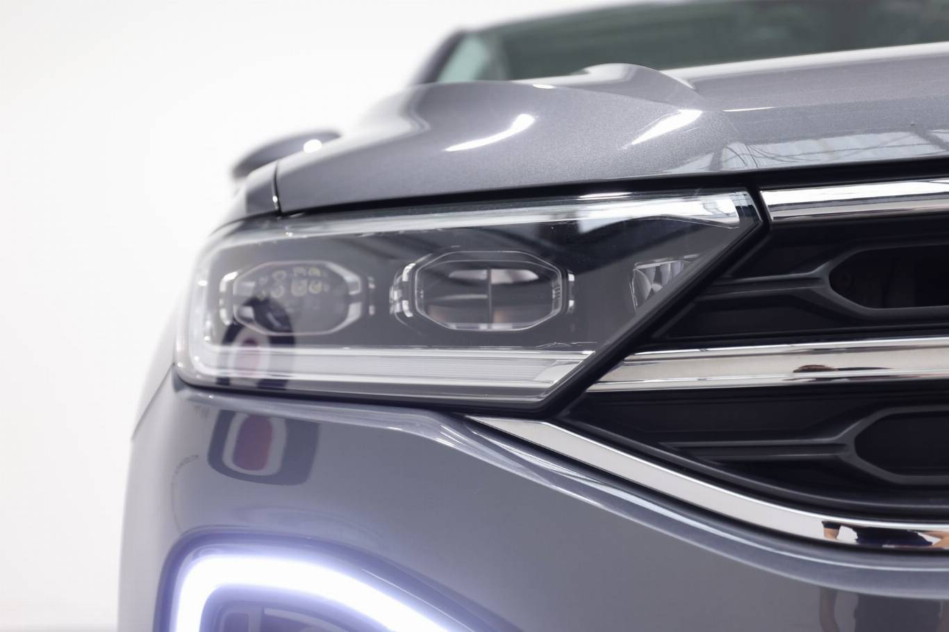 VOLKSWAGEN T-Roc 12