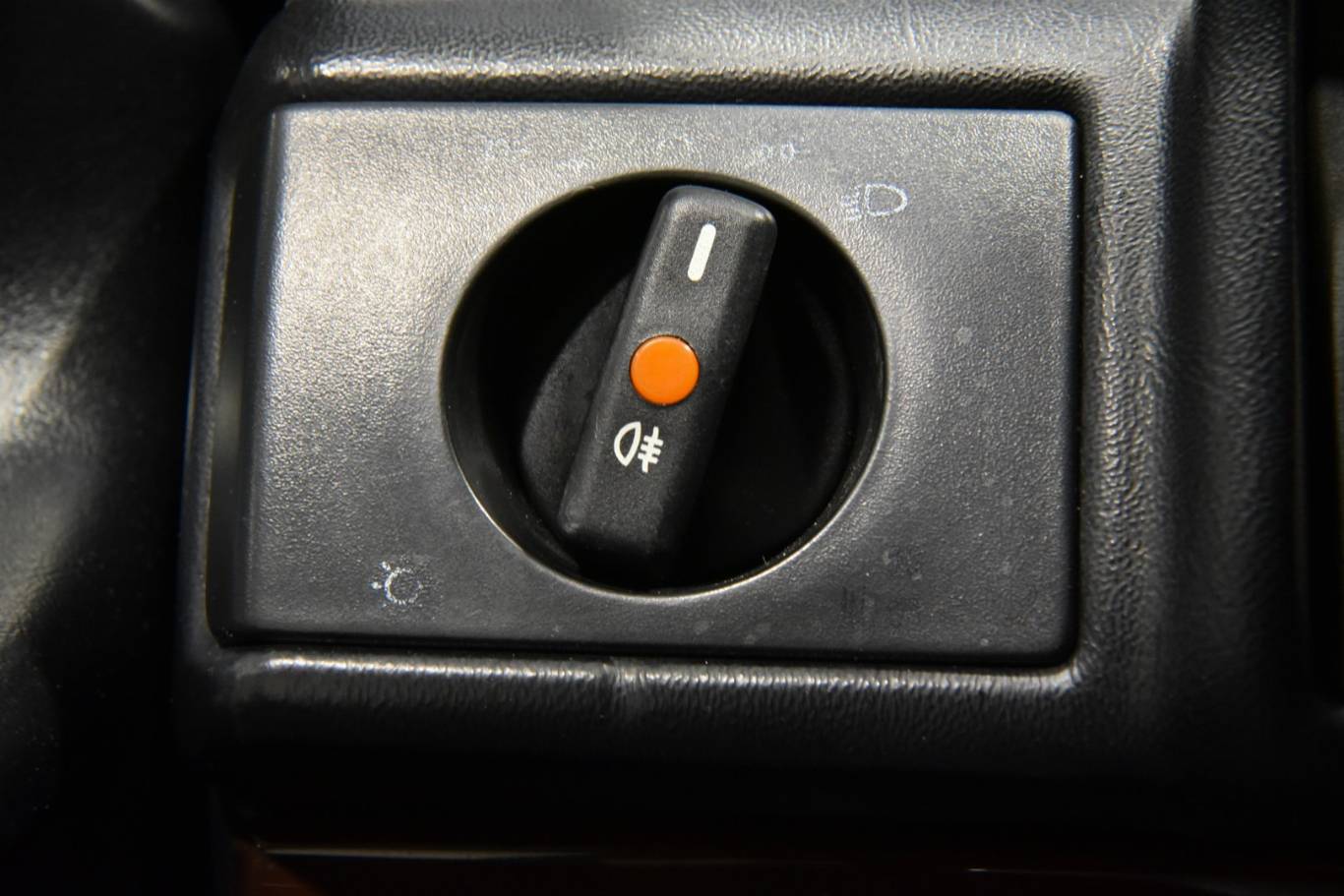 MERCEDES-BENZ G 320 27